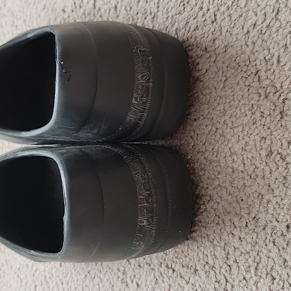 Crocs Women's Slip On Clogs - Picture 8 of 12